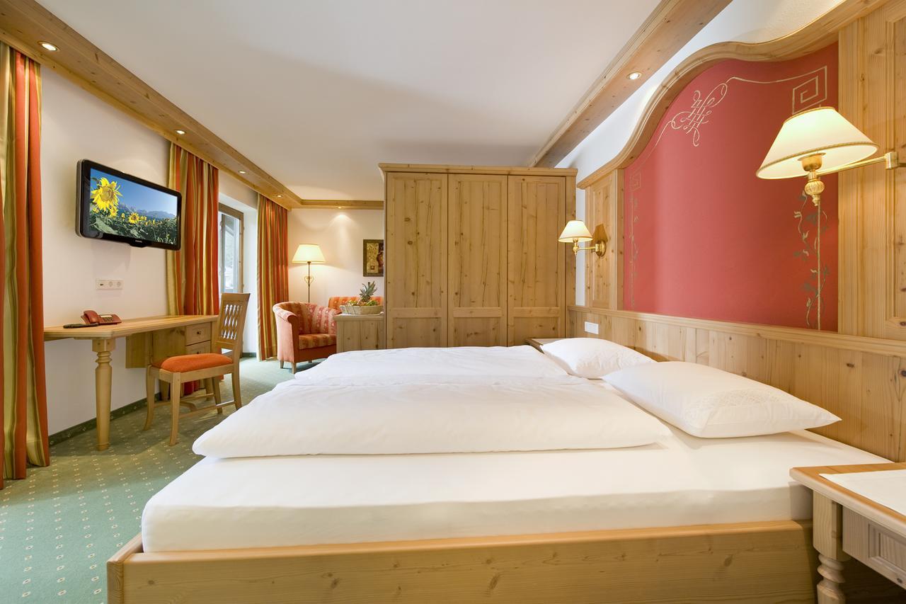 Landhotel Foehrenhof Ellmau Exterior photo